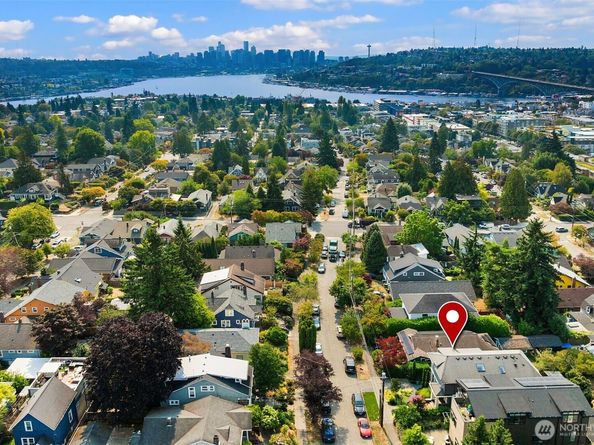 4029 Ashworth Avenue N, Seattle WA 98103