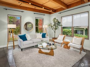 4029 Ashworth Avenue N, Seattle WA 98103