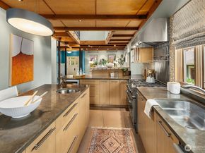 4029 Ashworth Avenue N, Seattle WA 98103
