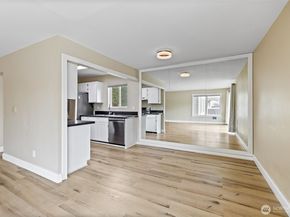 5021 Ripley Lane N 212, Renton WA 98056