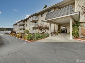 5021 Ripley Lane N 212, Renton WA 98056