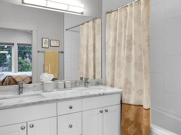 302 6th Avenue S, Edmonds WA 98020