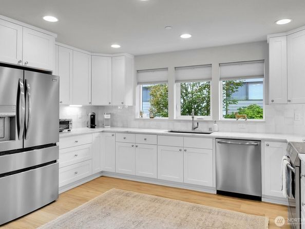 302 6th Avenue S, Edmonds WA 98020