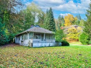 6614 E Mercer Way, Mercer Island WA 98040