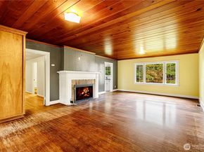 6614 E Mercer Way, Mercer Island WA 98040
