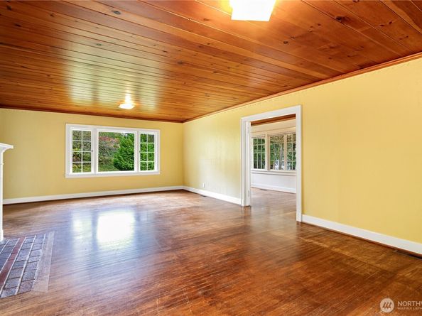 6614 E Mercer Way, Mercer Island WA 98040
