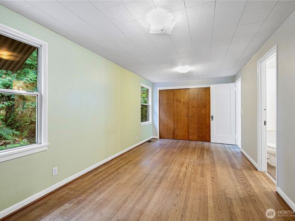 6614 E Mercer Way, Mercer Island WA 98040