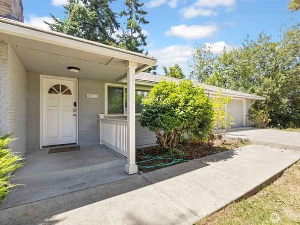 11005 Crestwood Drive S, Seattle WA 98178