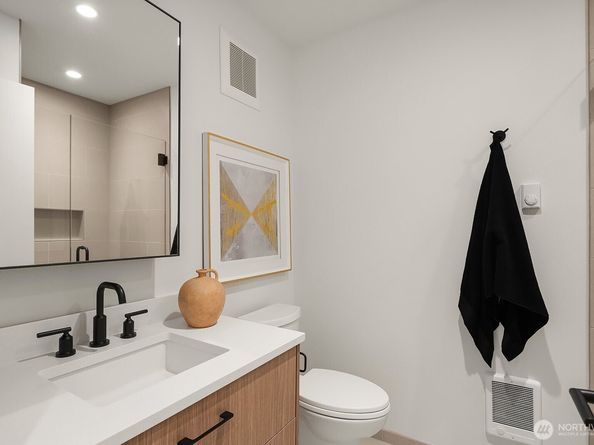 2236 Fairview Avenue E B, Seattle WA 98102