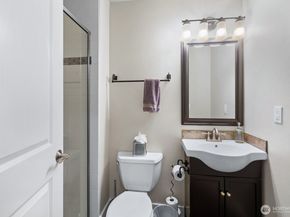 215 A 26th Avenue E, Seattle WA 98112