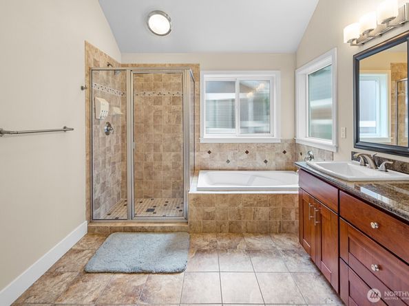 215 A 26th Avenue E, Seattle WA 98112