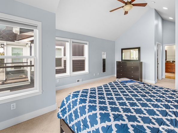 215 A 26th Avenue E, Seattle WA 98112
