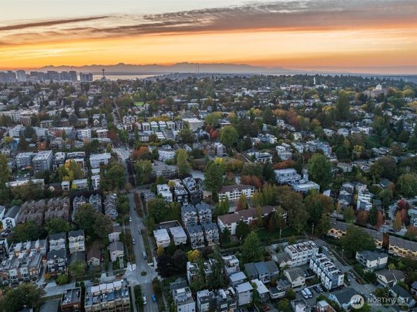 215 A 26th Avenue E, Seattle WA 98112
