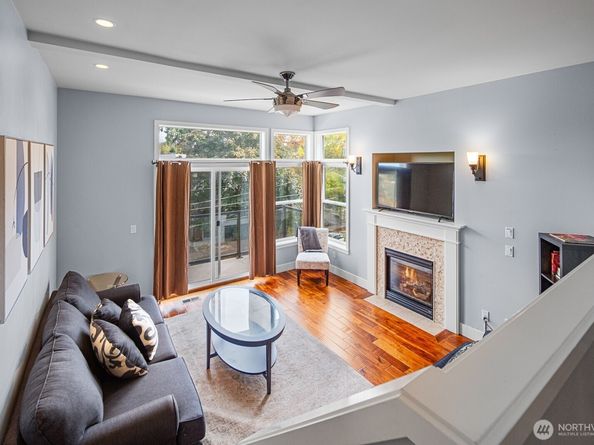 215 A 26th Avenue E, Seattle WA 98112