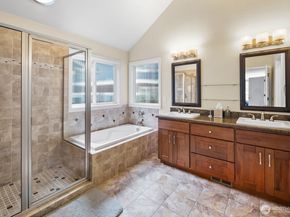 215 A 26th Avenue E, Seattle WA 98112