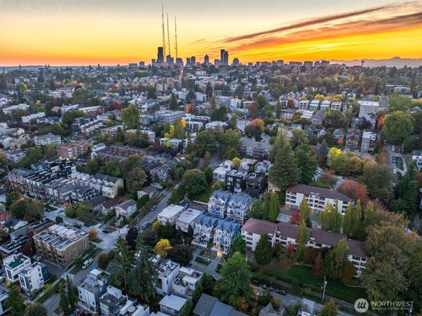 215 A 26th Avenue E, Seattle WA 98112