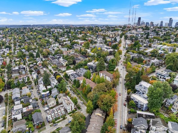 215 A 26th Avenue E, Seattle WA 98112