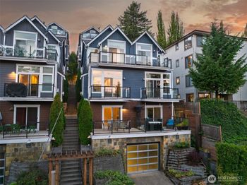 215 A 26th Avenue E