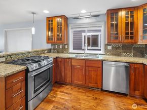 215 A 26th Avenue E, Seattle WA 98112
