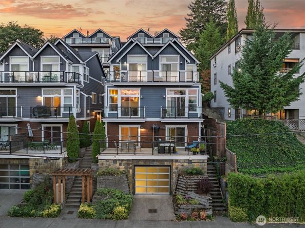 215 A 26th Avenue E, Seattle WA 98112