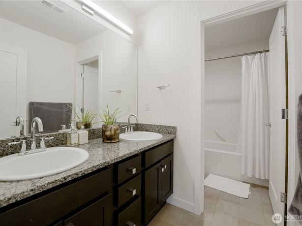 825 206th Avenue NE, Sammamish WA 98074