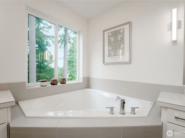 825 206th Avenue NE, Sammamish WA 98074