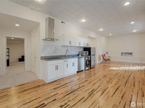 825 206th Avenue NE, Sammamish WA 98074