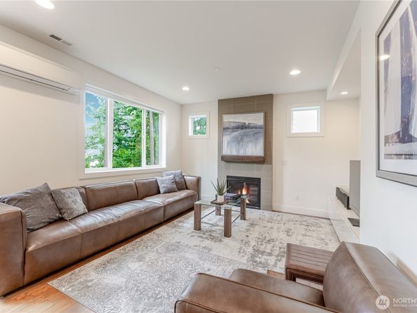 825 206th Avenue NE, Sammamish WA 98074