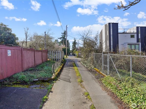 8640 Delridge Way SW, Seattle WA 98106