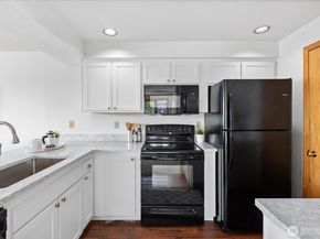 603 7th Avenue N A306, Edmonds WA 98020