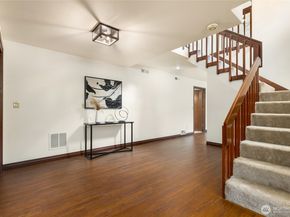 15194 Sunrise Drive NE, Bainbridge Island WA 98110