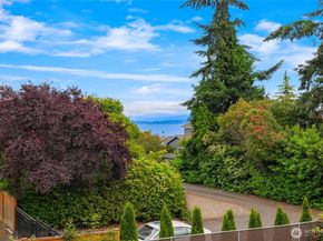 15194 Sunrise Drive NE, Bainbridge Island WA 98110