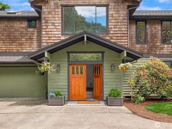 15194 Sunrise Drive NE, Bainbridge Island WA 98110