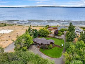 15194 Sunrise Drive NE, Bainbridge Island WA 98110