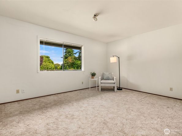 15194 Sunrise Drive NE, Bainbridge Island WA 98110