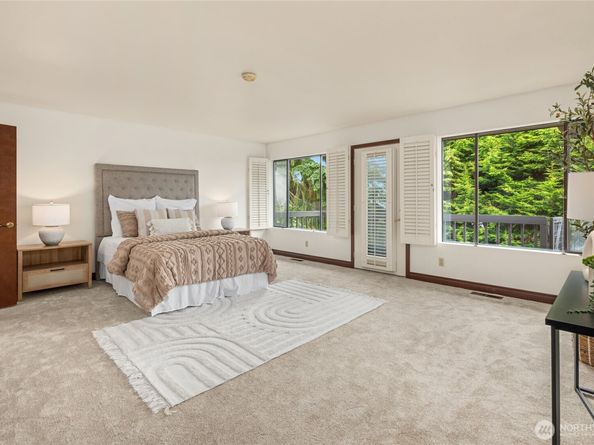 15194 Sunrise Drive NE, Bainbridge Island WA 98110