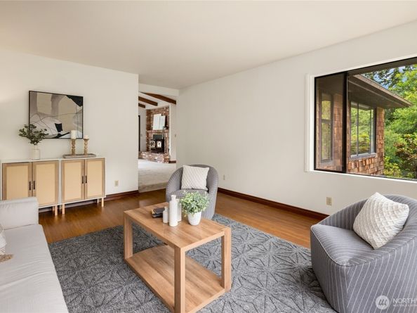 15194 Sunrise Drive NE, Bainbridge Island WA 98110