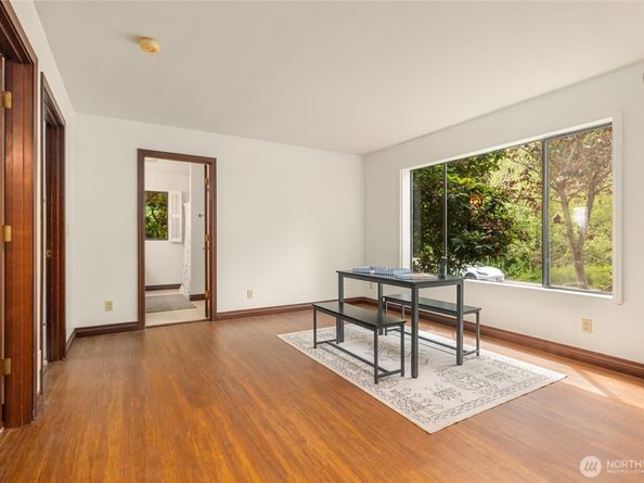 15194 Sunrise Drive NE, Bainbridge Island WA 98110