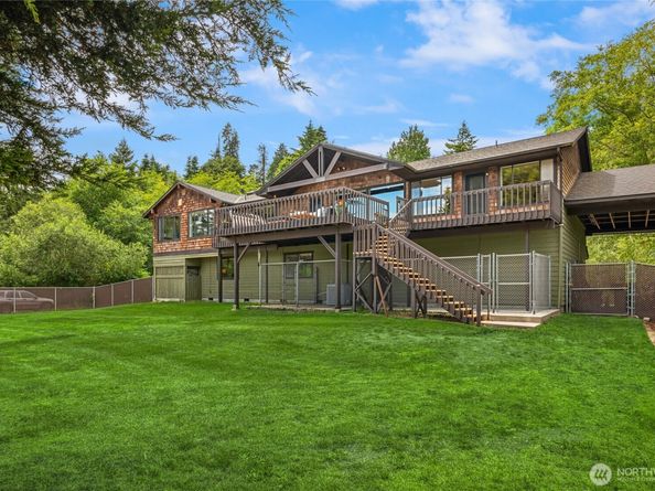 15194 Sunrise Drive NE, Bainbridge Island WA 98110