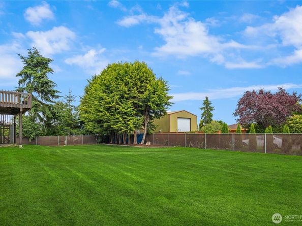 15194 Sunrise Drive NE, Bainbridge Island WA 98110