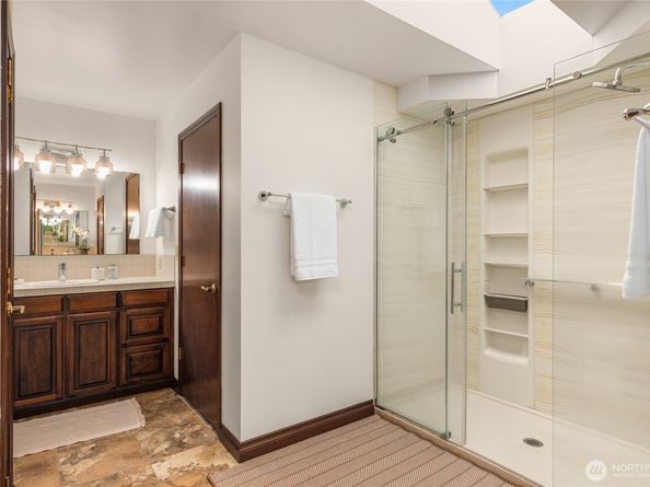15194 Sunrise Drive NE, Bainbridge Island WA 98110