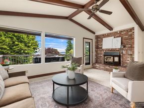 15194 Sunrise Drive NE, Bainbridge Island WA 98110