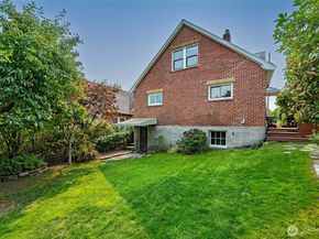 334 NE 57th Street, Seattle WA 98105