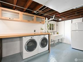 334 NE 57th Street, Seattle WA 98105