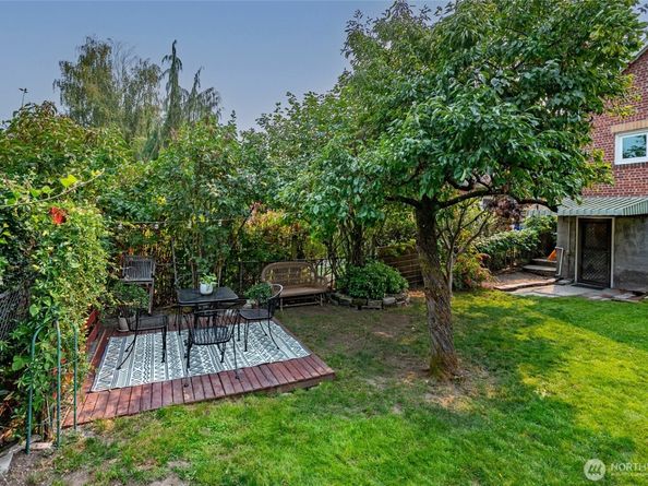334 NE 57th Street, Seattle WA 98105