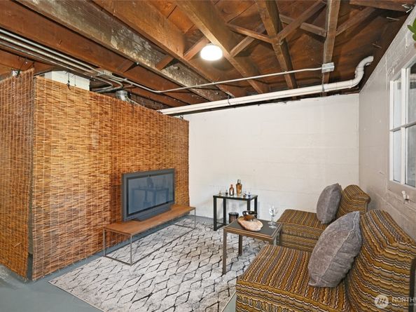 334 NE 57th Street, Seattle WA 98105