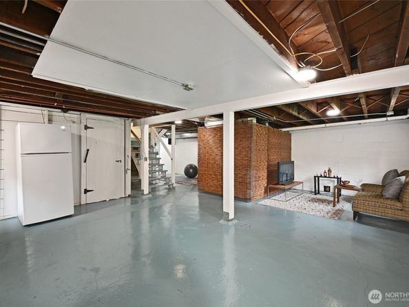 334 NE 57th Street, Seattle WA 98105