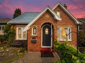334 NE 57th Street, Seattle WA 98105
