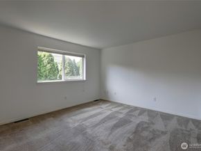 17557 110th Lane SE 10, Renton WA 98055