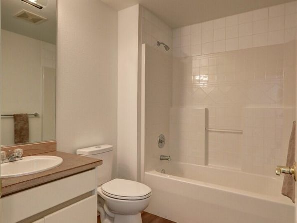 17557 110th Lane SE 10, Renton WA 98055